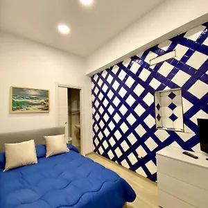 https://spaccanapoli-pad-apartament.hotels-amalfi.com