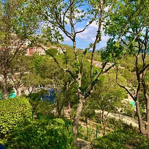 https://les-restanques-proches-piscines-bruyeres-2103.fr-provencehotel.com
