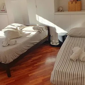 https://charming-design-apartment-into-navigli-district.italymilanhotels.net