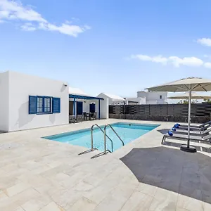 https://lanzarote-the-mot-holidays-villa-7.in-canary-islands.com